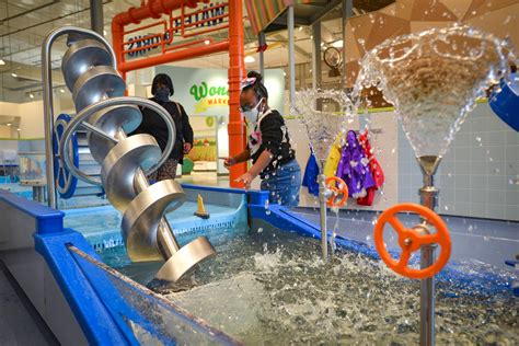 Wonderscope kansas city - KANSAS CITY, Mo. — All aboard to the “Wonderscope Children’s Museum.” The brand new $15 million museum is located in the Red Bridge Shopping Center. On Monday, they will put the finishing ...